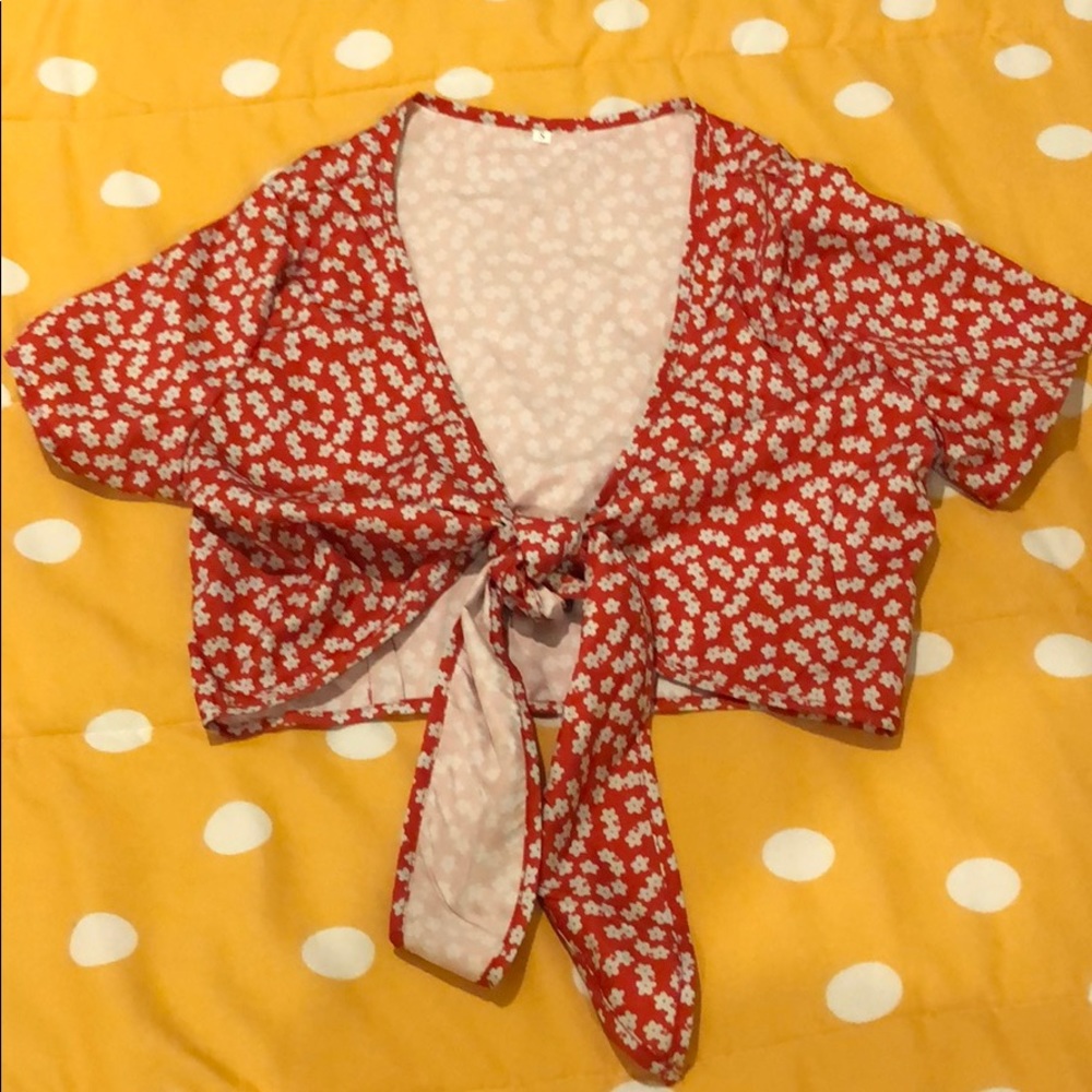 Shein floral red crop top, small